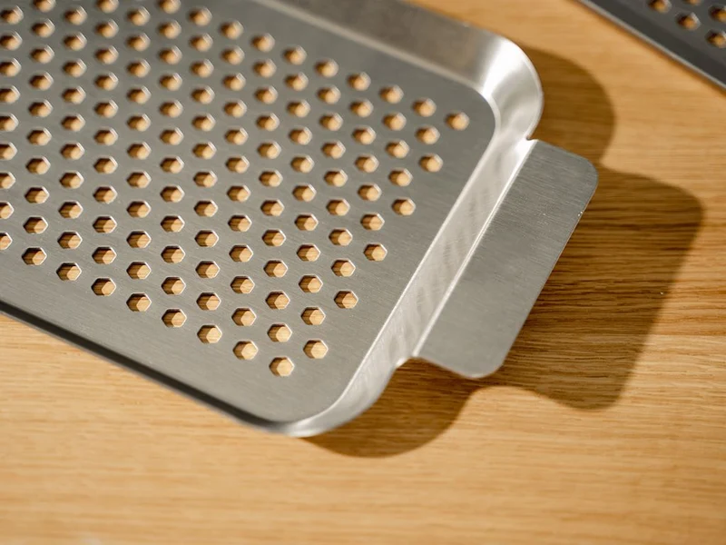 BBQ-SCHALE AUS EDELSTAHL 33×18 CM