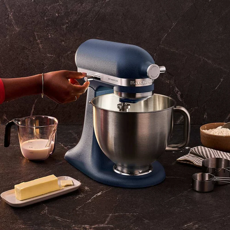 KitchenAid 4,7 L 5KSM50 Artisan Plus Küchenmaschine Breadlover mit Messerschmidt Getreidemühlenvorsatz + Brotbackschüssel