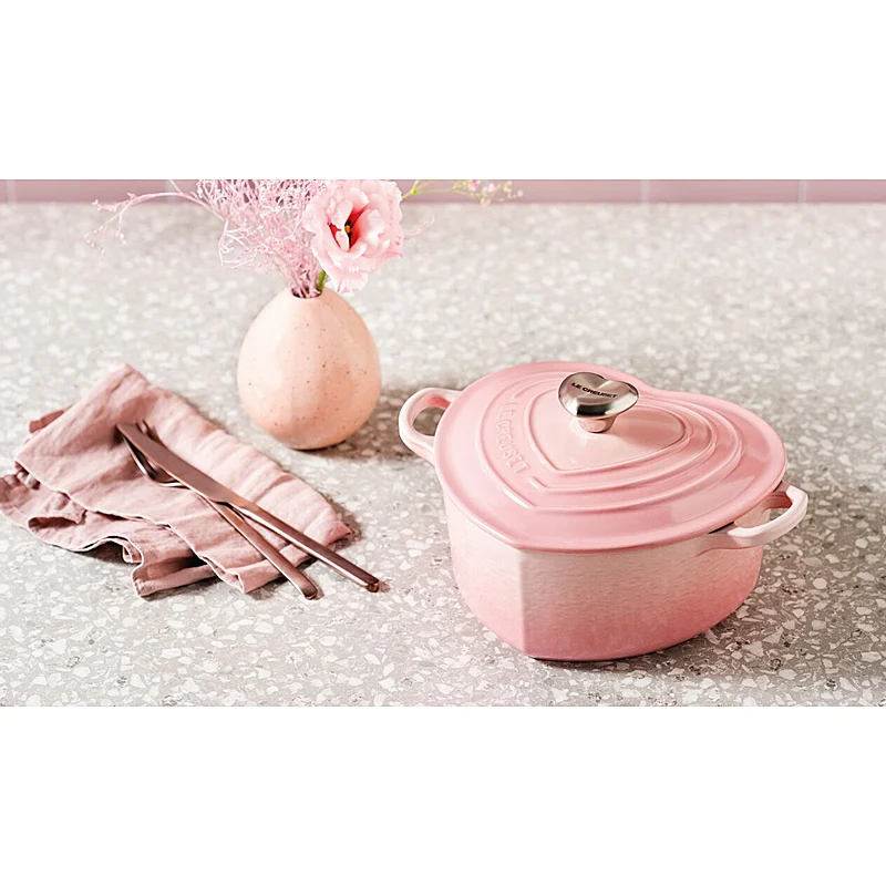 Le Creuset Herzbräter mit Herzknauf 20 cm Shell Pink