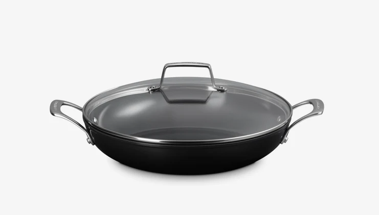 Le Creuset Essential Keramik-Antihaft Profipfanne 28 cm mit Glasdeckel