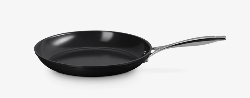 Le Creuset Essential Keramik- Antihaft Pfanne flach 24 cm