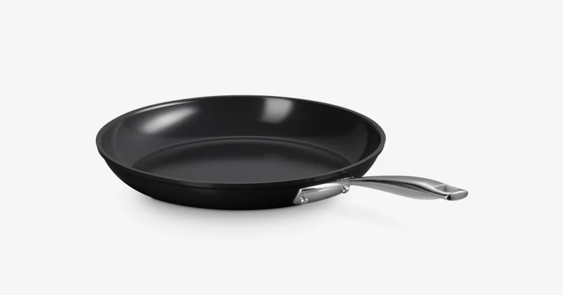 Le Creuset Essential Keramik- Antihaft Pfanne flach 24 cm