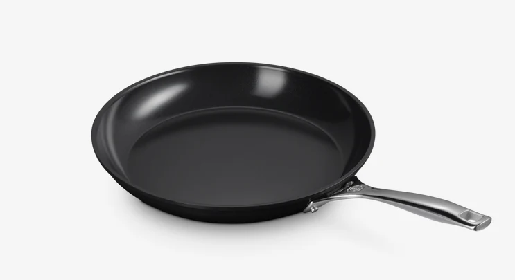 Le Creuset Essential Keramik- Antihaft Pfanne flach 24 cm