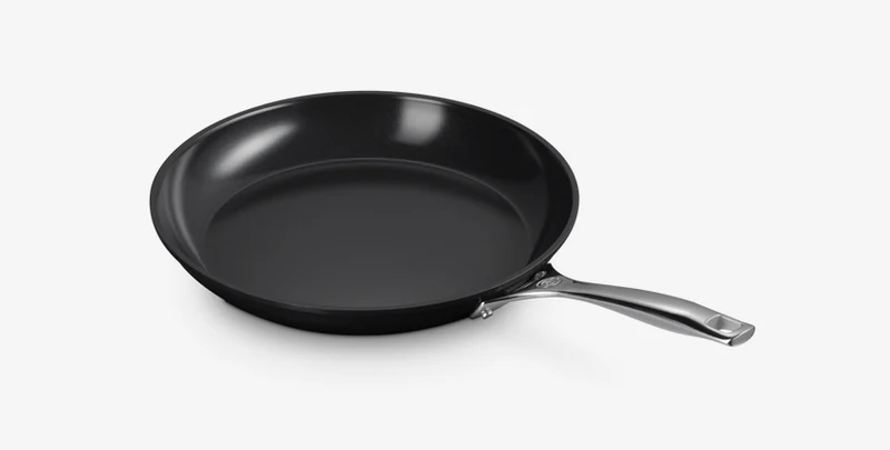 Le Creuset Essential Keramik-Antihaft Pfanne flach 28 cm