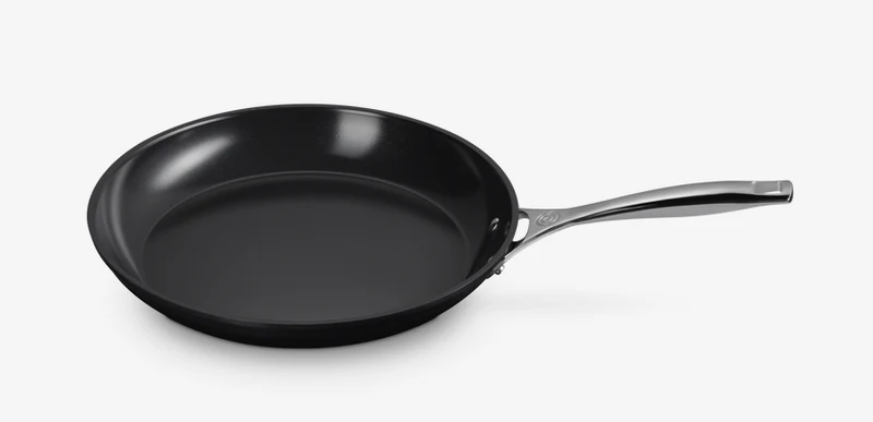 Le Creuset Essential Keramik-Antihaft Pfanne flach 28 cm