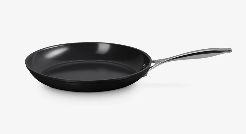 Le Creuset Essential Keramik-Antihaft Pfanne flach 28 cm