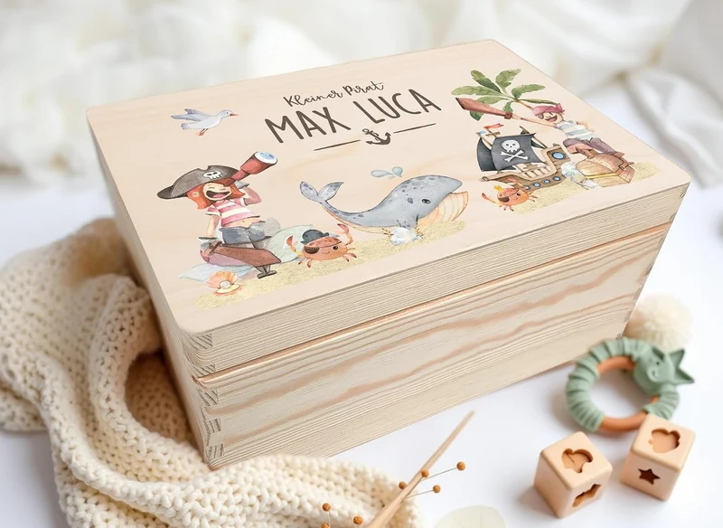 Little Deco Baby Erinnerungsbox Kleiner Pirat Holzkiste personalisiert | 40 x 30 x 22 cm | Erinnerun