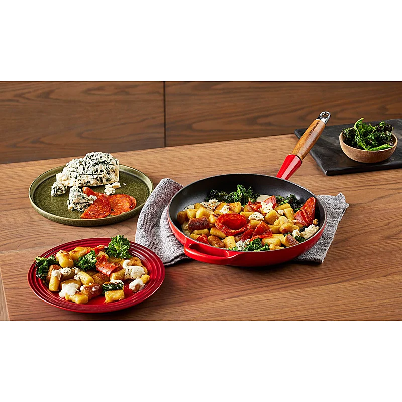 Le Creuset Frühstücksteller 22 cm Kirschrot