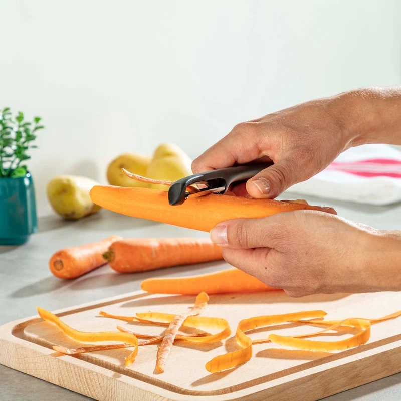 Tefal - ColorFood Sparschäler schwarz