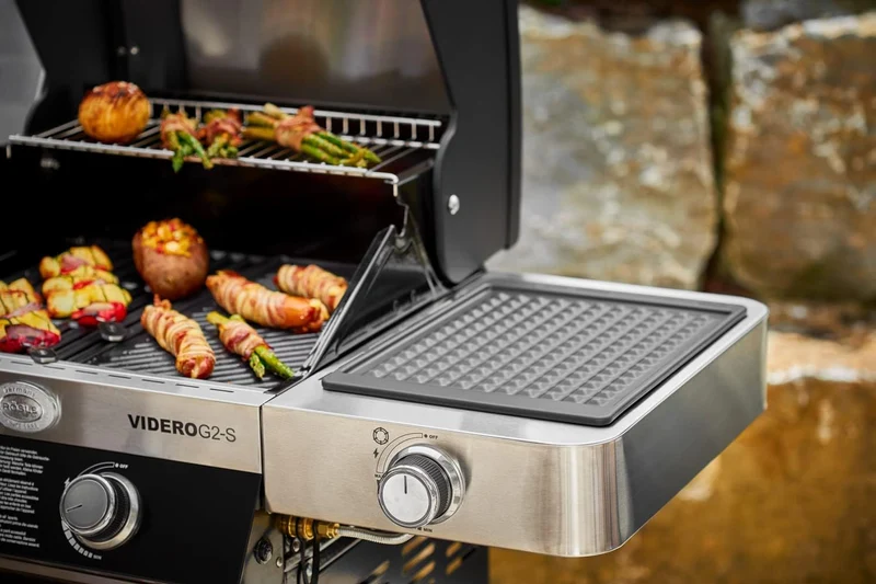 RÖSLE Abdeckhaube BBQ-Station VIDERO G4/G4-S, Hochwertige Schützhülle & Ablagematte Silikon, Hochwer