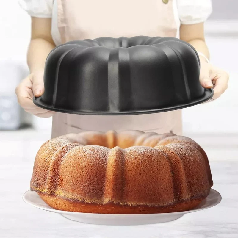 Fluted Tube Bundt Cake Pan 9"
