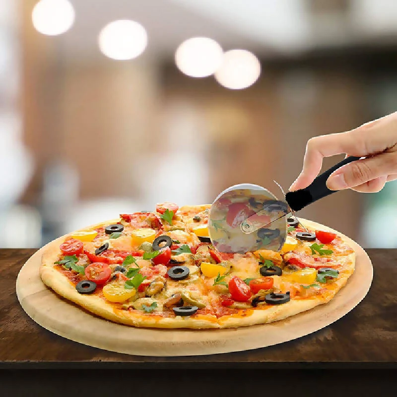 Pizza Cutter with Plastic Handle