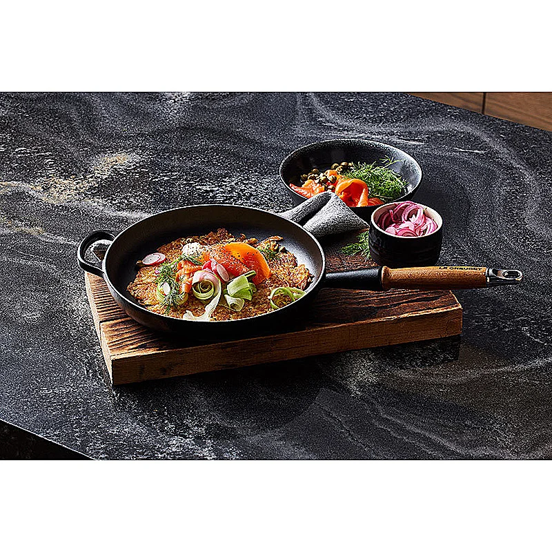 Le Creuset Bratpfanne Signature 24 cm Schwarz