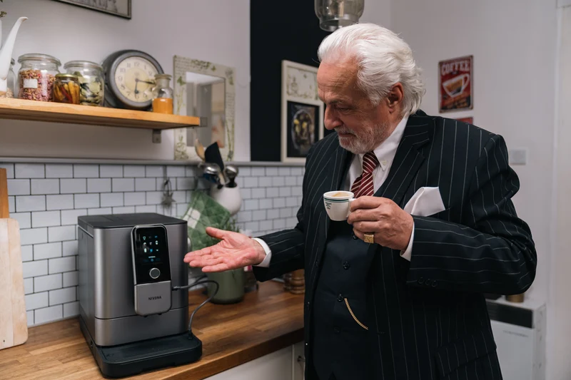 Nivona Kaffeevollautomat Nivo 8103 Titan + Starterpaket im Wert von 49 €