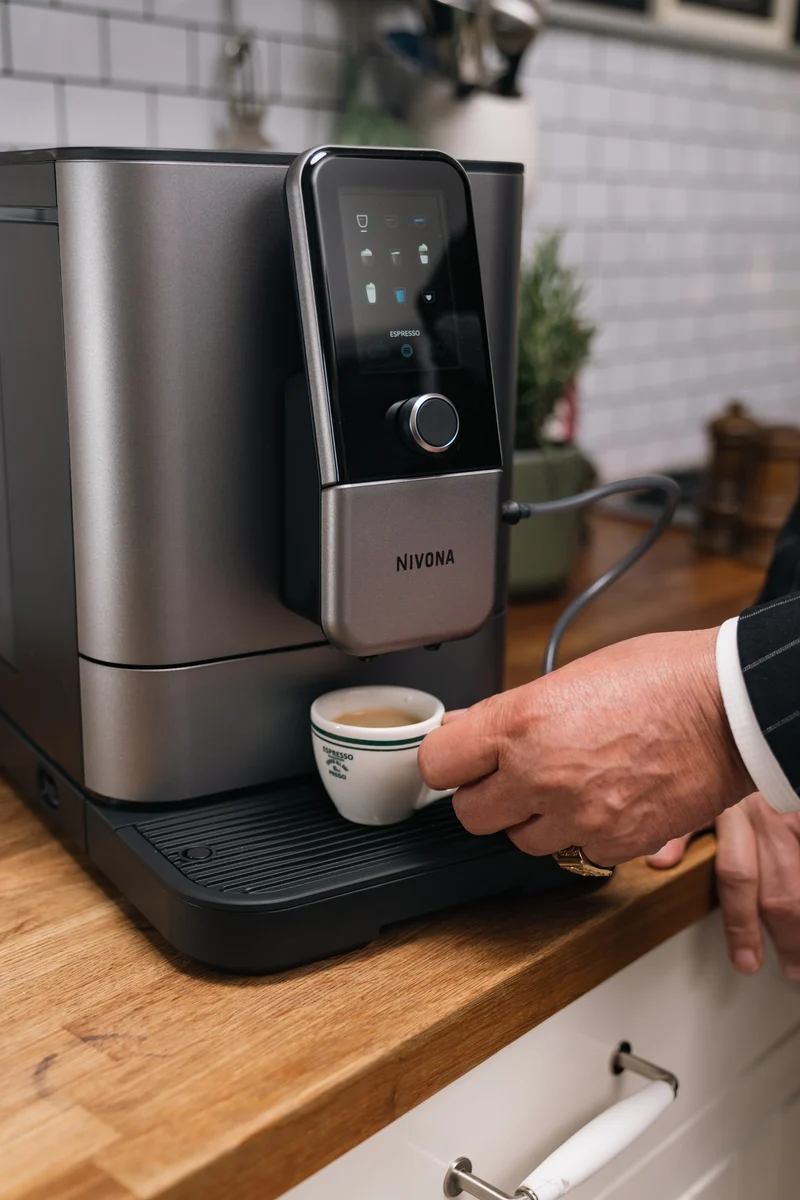 Nivona Kaffeevollautomat Nivo 8103 Titan + Starterpaket im Wert von 49 €
