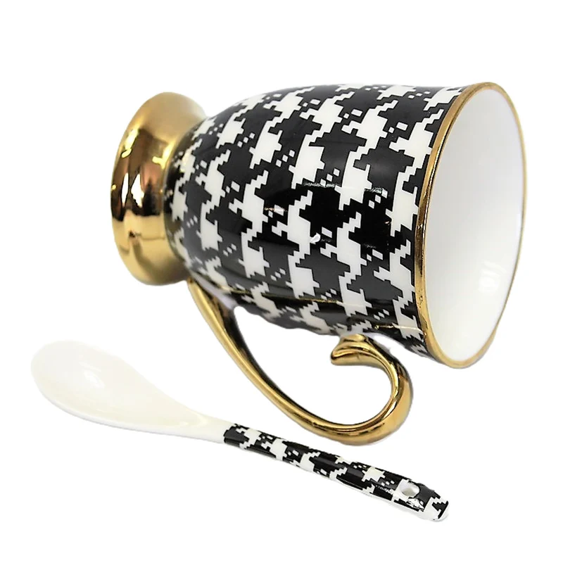 Mug Pepit Gold Handle Base Spoon Porcelain Exclusive, Queen Isabel