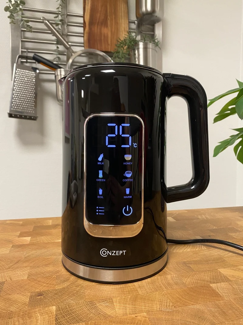 Conzept Wasserkocher, schwarz, doppelwandig, 1,7 l, 2200 W mit Digitalanzeige