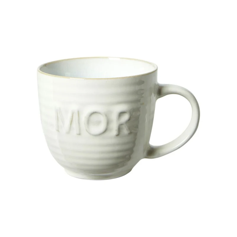 Becher in Rohweiß – mit Text „MAMA“