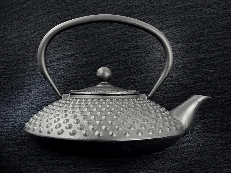 Cookinglife Teekanne Arare mit Edelstahlfilter - Gusseisen Schwarz - 1.2 Liter