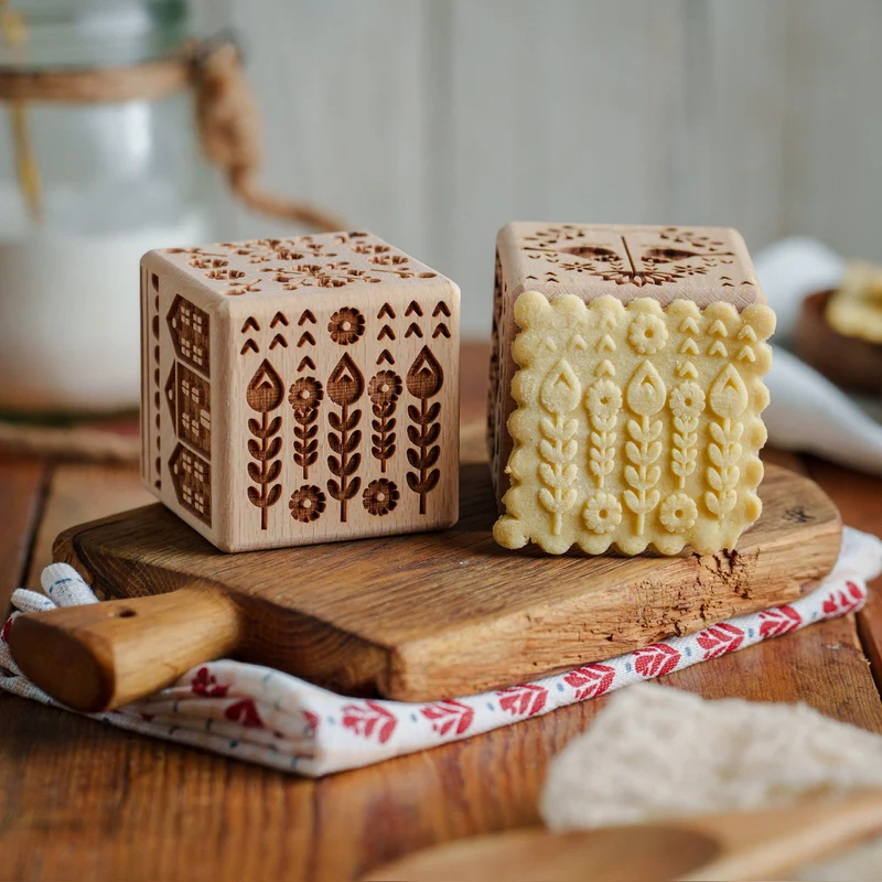 Goody Woody engraved cake cube, 6 cm, beech wood, 6 designs, Scandinavian style