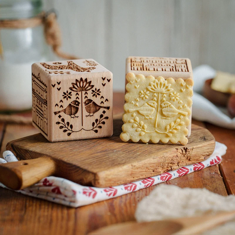 Goody Woody engraved cake cube, 6 cm, beech wood, 6 designs, Scandinavian style