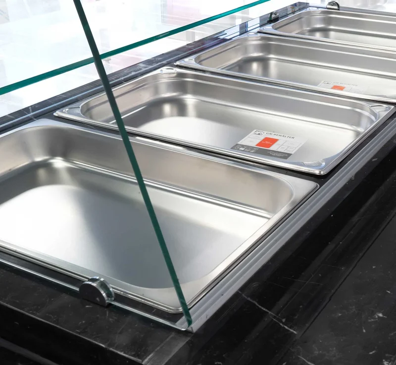 Salattheke mit Aufsatzvitrine 220 cm