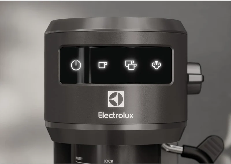 Electrolux E6EC1-6BST Explorer 6 Espresso-Cappuccino-Maschine, Wärmekontrolltechnologie, herausnehmb