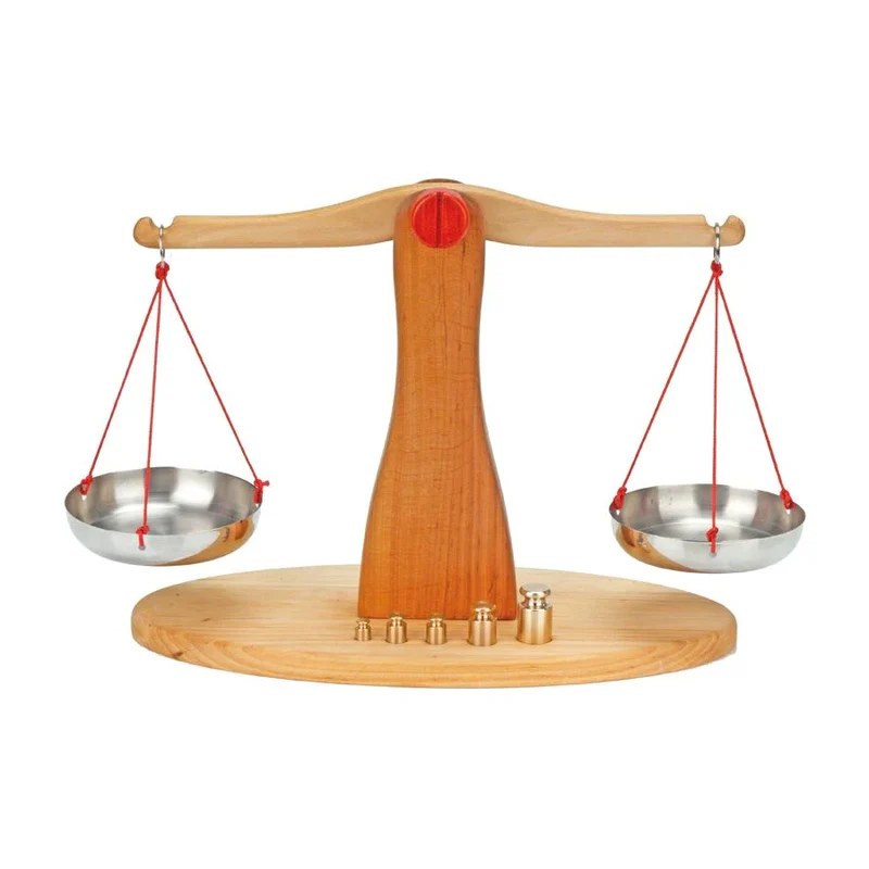 nic Waage, Lindenholz, mit 5 Messinggewichten