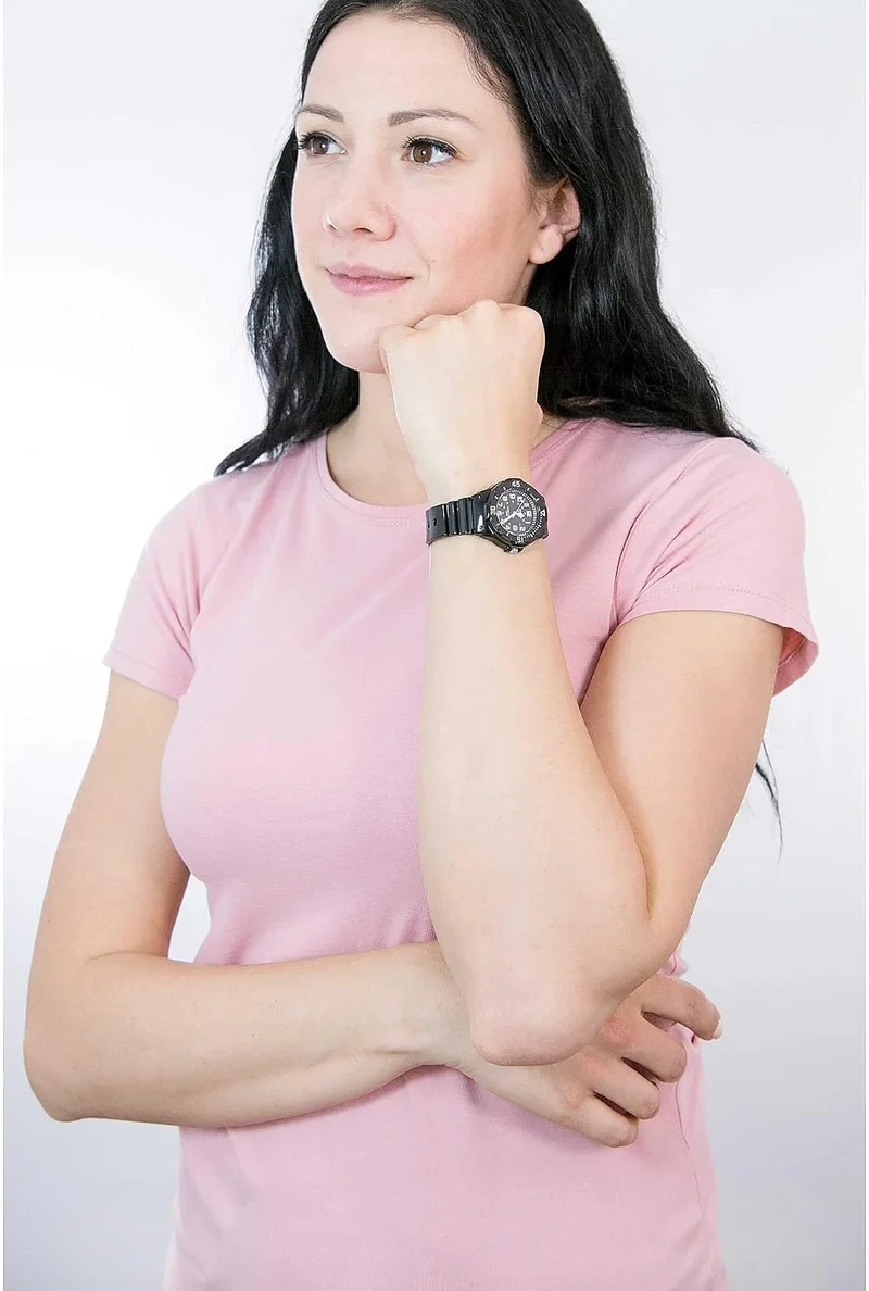 Casio Collection Damen Armbanduhr LRW-200H Schwarz, Schwarz