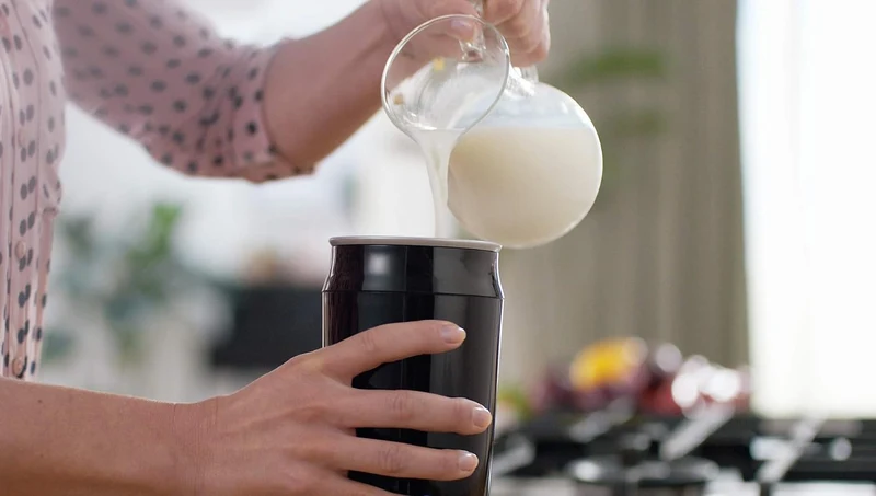Philips Milk Twister Milchaufschäumer mit heissem und kaltem Schaum, Schwarz