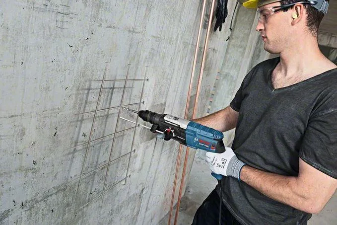 Bosch Professional Bohrhammer GBH 2-28 F