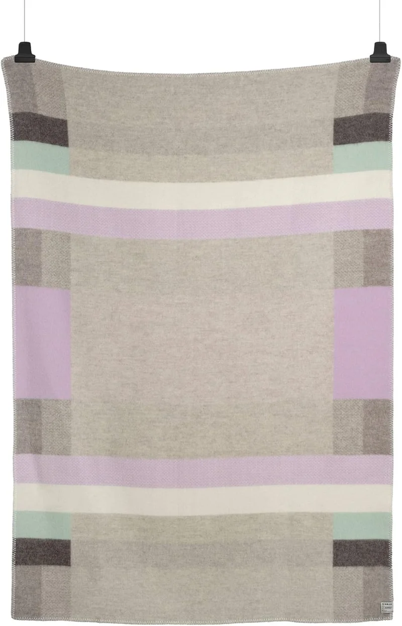 RØROS TWEED - Mikkel - Wolldecke aus norwegischer Lammwolle - Design von Kristine Five Melvær - Deck