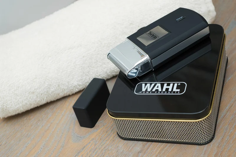 Wahl 03615-1016 - Folienschaber - 0,4 mm - Schwarz - Silber - Wechselstrom/Batterie - Nickel-Metallhydrid (NiMH) - 45 min