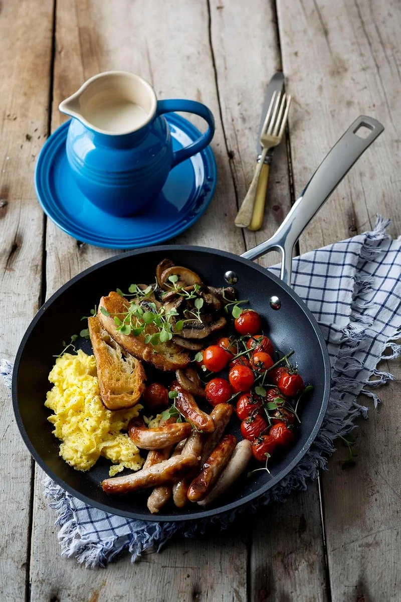 Le Creuset Kleiner Saftkrug Klassik aus Steinzeug, 0,6 L, Azure, 80903062200005, Azure