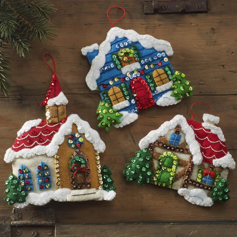 Kariertes Filz-Ornament-Set, Baumwolle, Weihnachtsdorf, Einheitsgrösse Ornamente, Ornamente