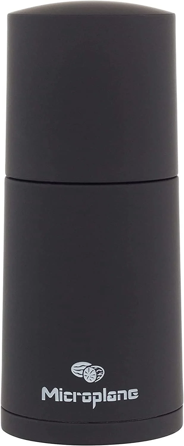 Microplane Gewürzmühle Schwarz für Muskatnuss, Zimt, Tonkabohnen, Langpfeffer und andere getrocknete