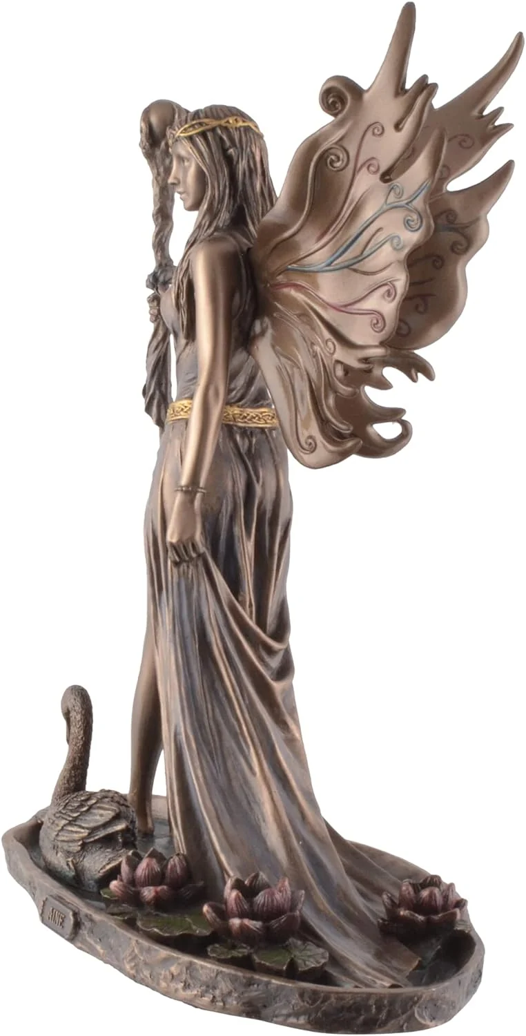 Aine, Keltische Feenkönigin - bronziert und coloriert by Veronese
