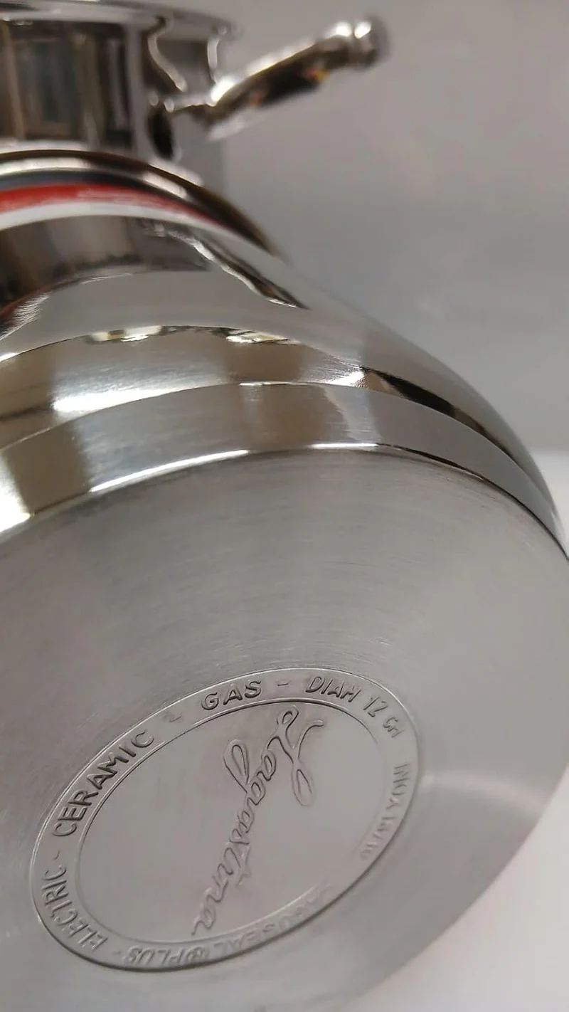 Kasserolle Edelstahl zwei Griffen aus Edelstahl 18/10 von hoher Qualität. Elegantes Hohe Leistung vo