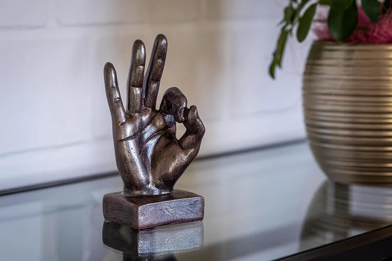 IDYL Moderne Skulptur Figur Resin Finger o.k. | bronzefb. | Masse: 9x6x16,5 cm | Material: Polyresin