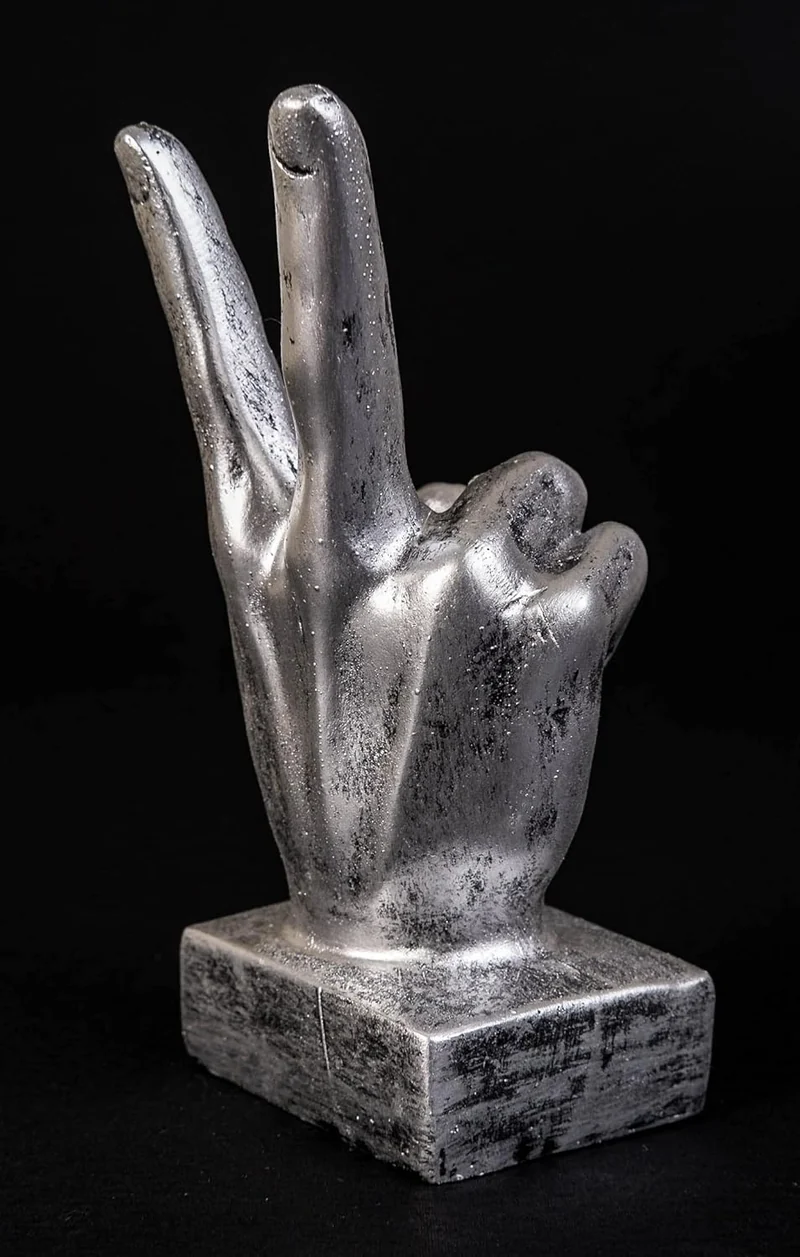IDYL Moderne Skulptur Figur Resin Hand Victory |silberfb. | Masse: 6x8x17 cm | Material: Polyresin (